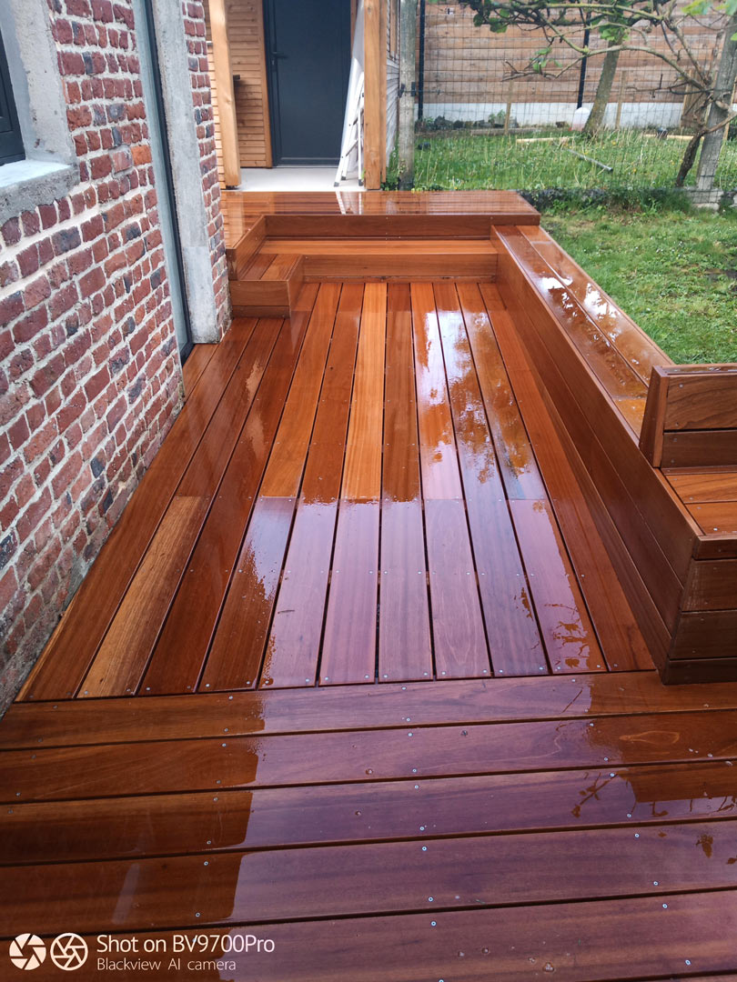 Terrasse en bois Bangkirai à Baisieux