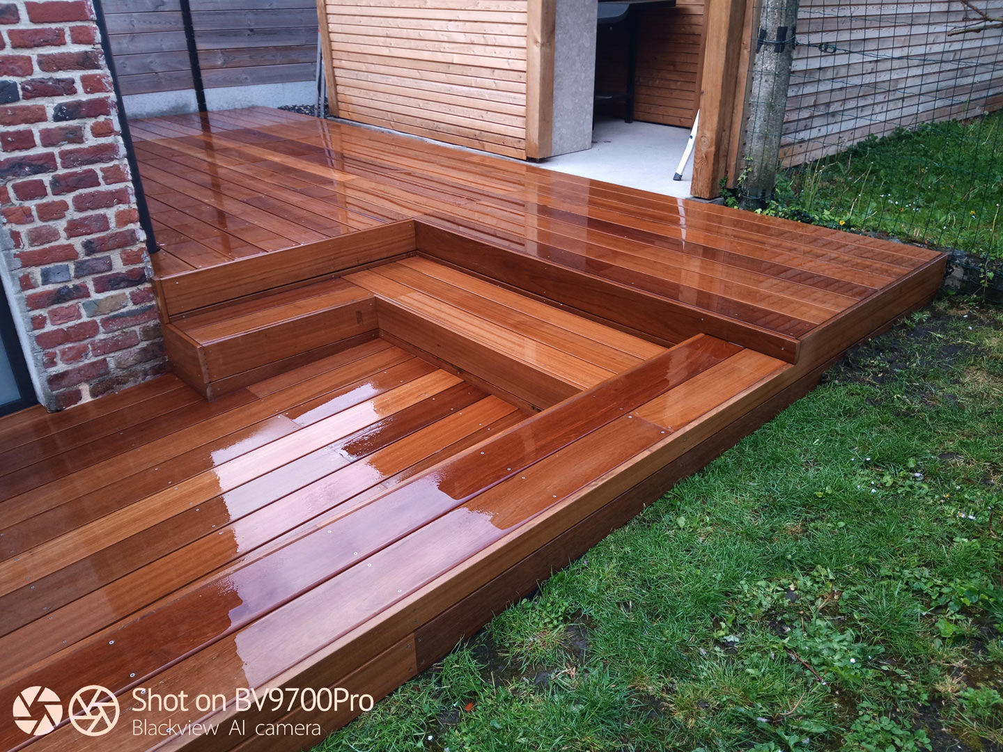 Terrasse en bois Bangkirai à Baisieux