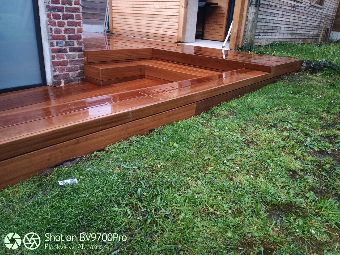 Terrasse en bois Bangkirai à Baisieux