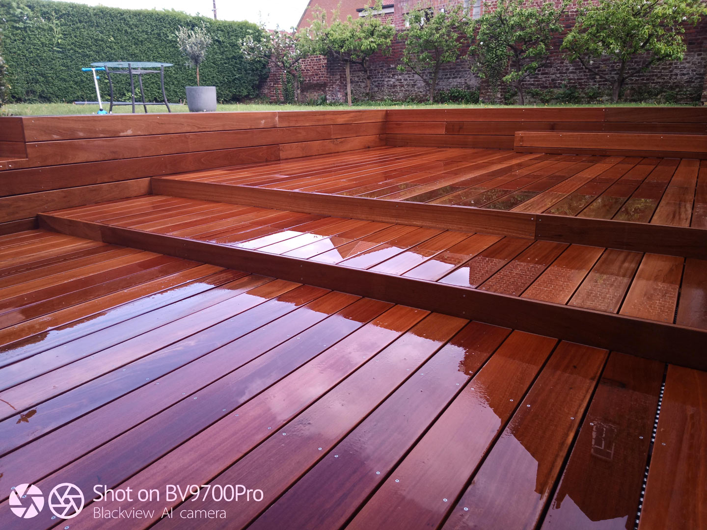 Terrasse en bois Bangkirai à Baisieux