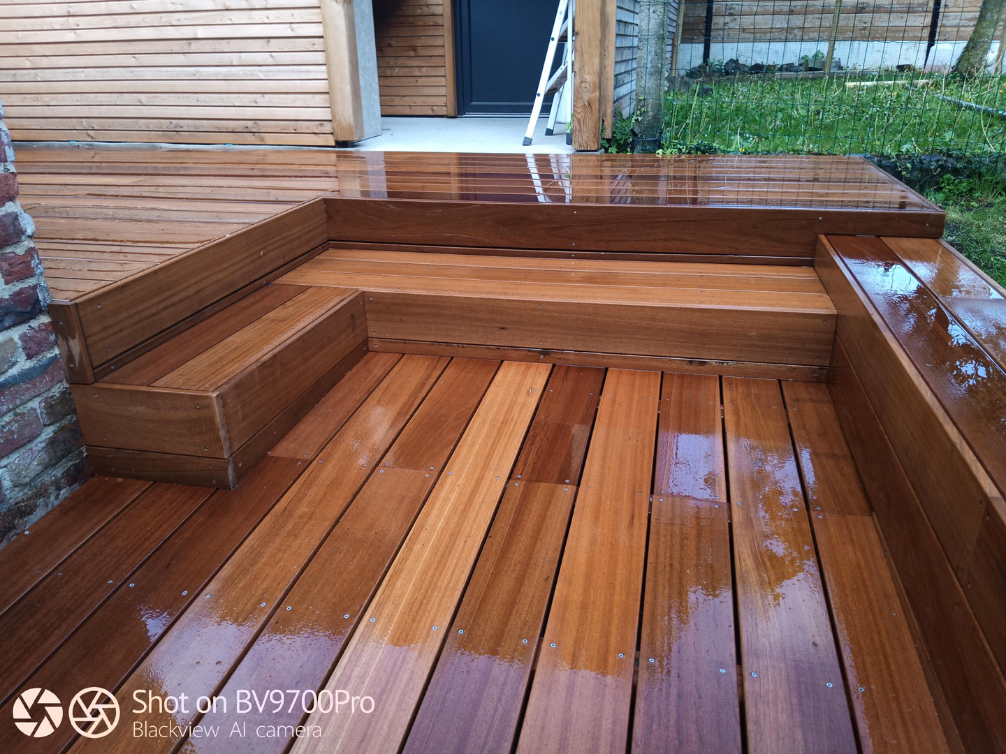 Terrasse en bois Bangkirai à Baisieux